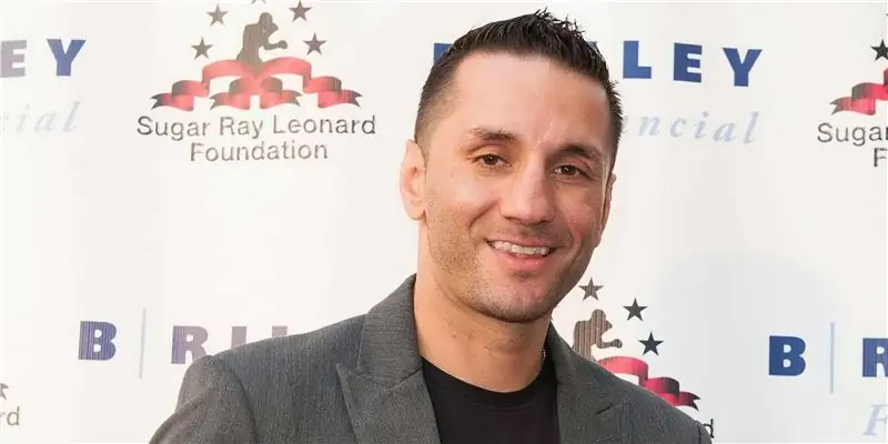 Серхио Мора Состояние: вики, женат, семья, свадьба, зарплата, братья и сестры