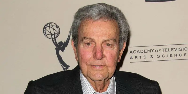 Состояние Майка Коннорса: Вики, женат, семья, свадьба, зарплата, братья и сестры