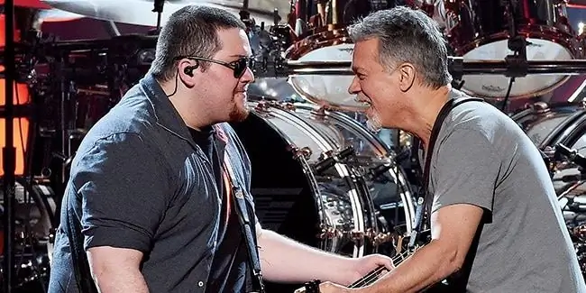 Вольфганг Ван Хален Собственный капитал: Вики, женат, семья, свадьба, зарплата, братья и сестры