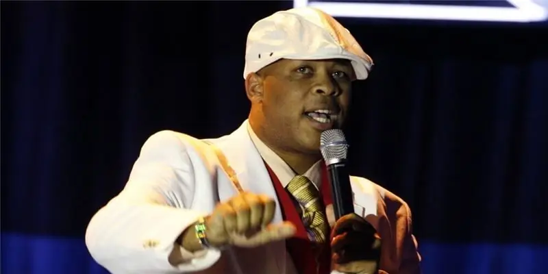 Состояние Джеймса: Вики, Женат, Семья, Свадьба, Заработная плата, Братья и сестры