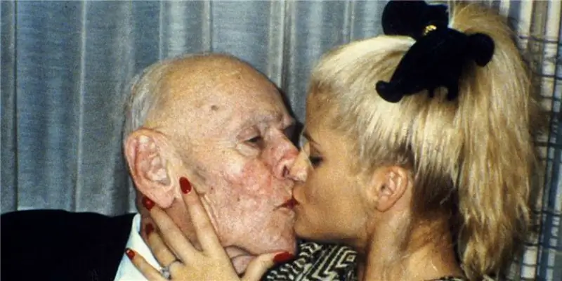 Дж. Ховард Маршалл Собственный капитал: Вики, В браке, Семья, Свадьба, Заработная плата, Братья и сестры