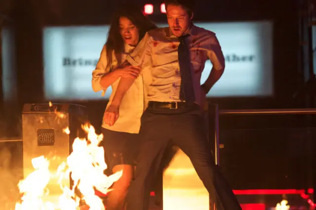 Red Band 'The Belko Experiment' Trailer Играет 'Королевскую битву' в офисном здании