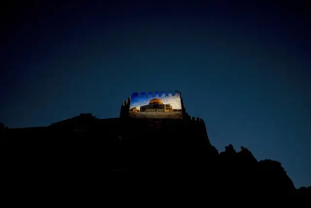 Какое направление в искусстве придумало термин фотомонтаж?