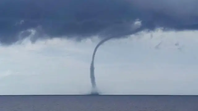 Как сделать водяной смерч?