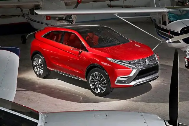 В чем разница между параллельной и ассоциативной игрой?