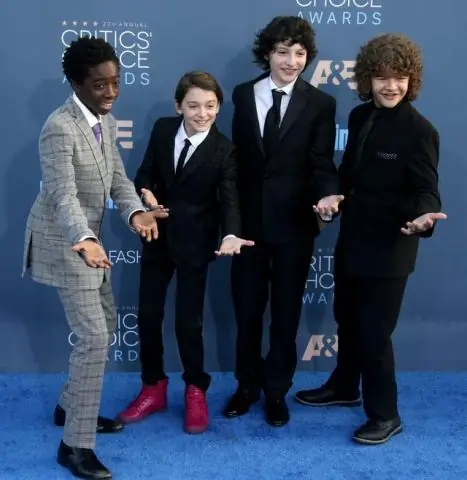 Кто играет копа в "Очень странных делах"?