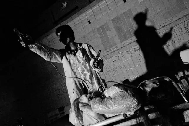 Какие литературные приемы используются во Франкенштейне?