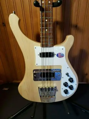 Пол Маккартни использует медиатор для игры на басу?