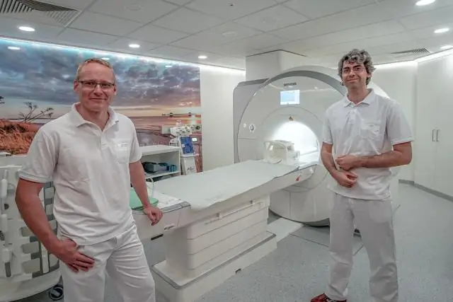 Может ли CNA дать уколы?