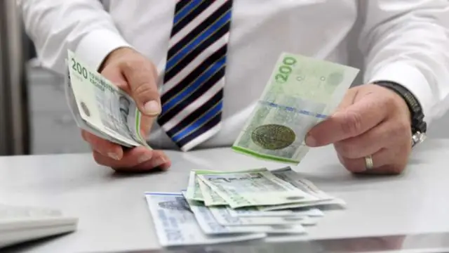 Сколько зарабатывает сотрудник Express?