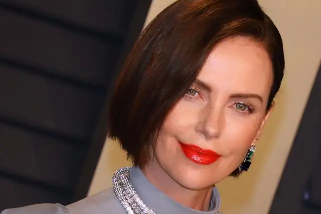 Шарлиз Терон впервые показала свою дочь Августу в Instagram