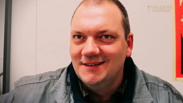 Чарли Хюбнер останавливается на «звонке в полицию 110»