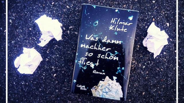 Признанный писатель забирает Я. назад во времени